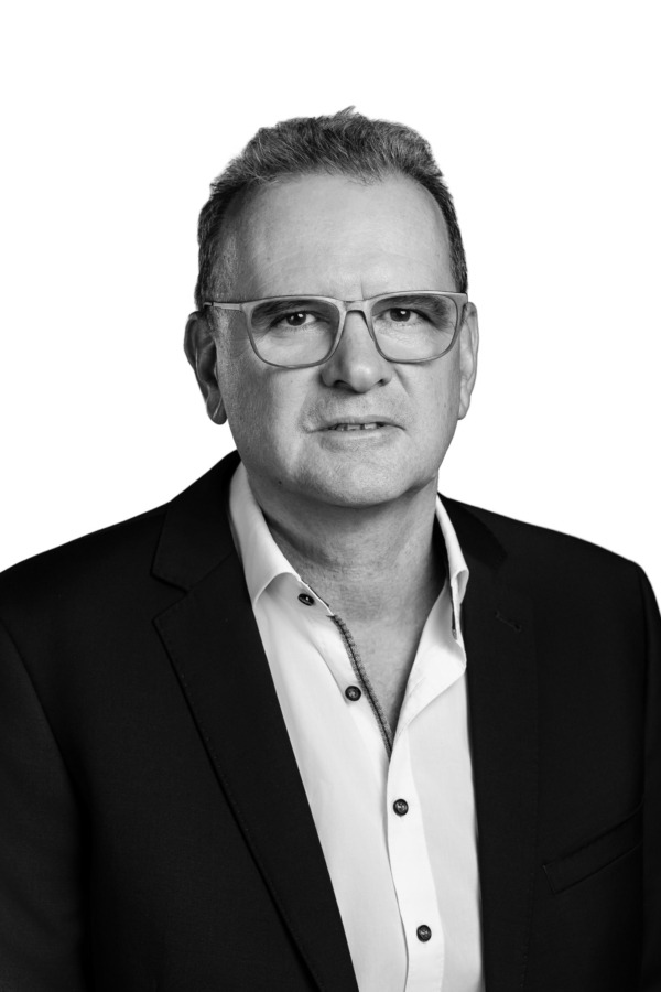 Dr. Tamás T. László_Hegedűs Bence 4K média stúdió